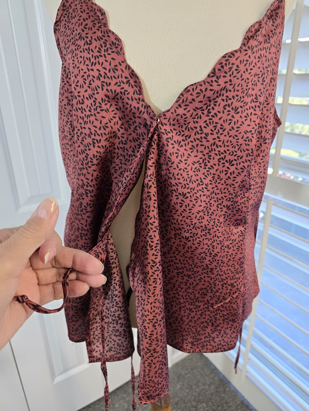 Papermoon Women's Red/Black Scallop Neckline Strappy Wrap Cami Top - Picture 2 of 10